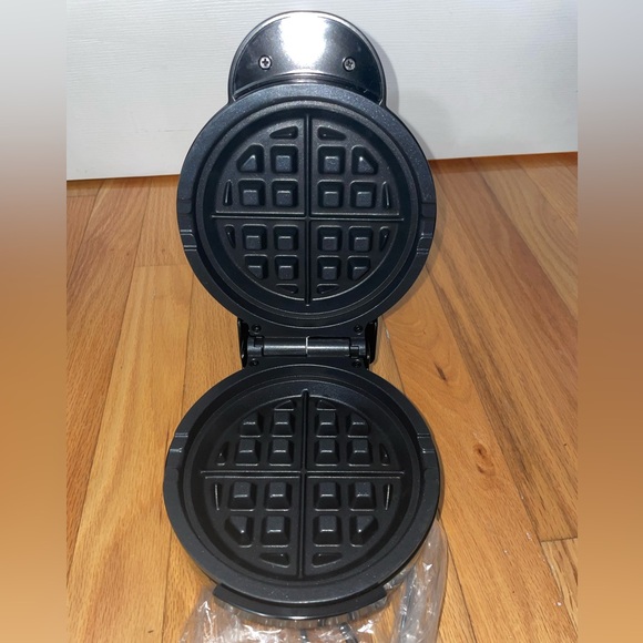 Curtis Stone Stuffed Waffle Maker - Picture 2 of 5